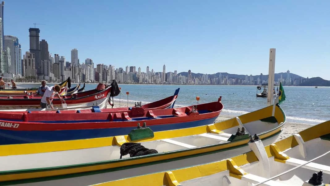 7º Arrancadão de Canoas Artesanais, na Barra e Praia Central